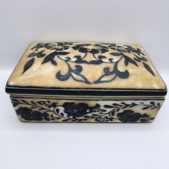 Other - Vintage Heave Ceramic Chinese Box Trinket Flowers 7" - chipped corner on lid